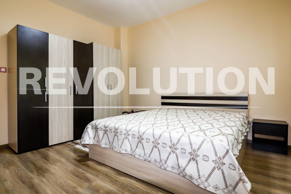 Дава се под наем Тристаен апартамент в Варна, Червен площад - 90 кв.м за 750 € - Снимка #4