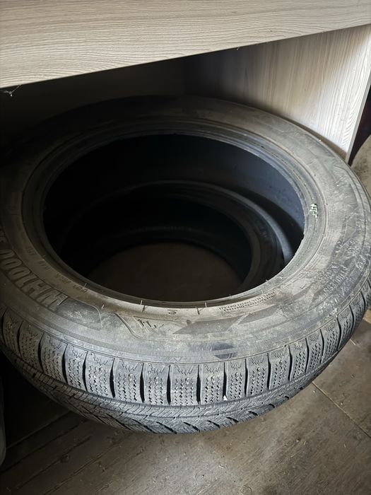 зимние шины 4 штуки бу для RAV 4, 235/55 R18