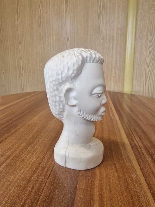 Статуетка от кост 17 см. 879 гр.