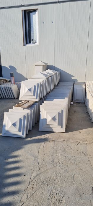 Capac/palarii /coame-intervale stalp gard din beton
