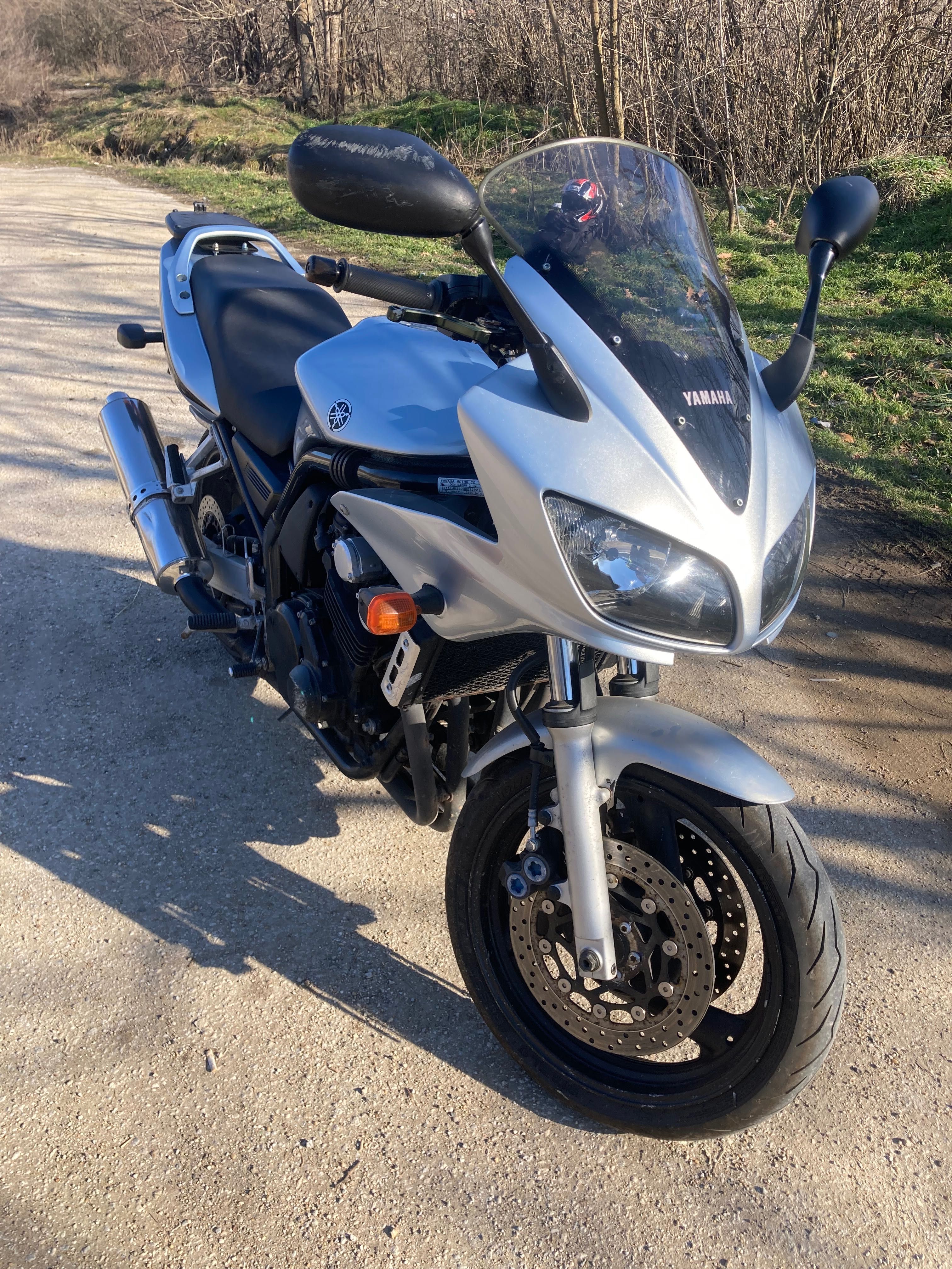 Yamaha FZS 600 (fazer)