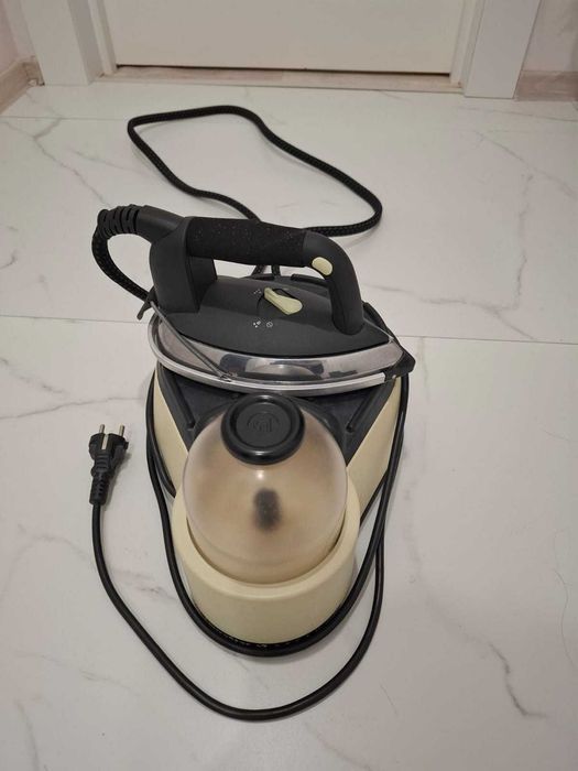 Утюг фирменный (laurastar)