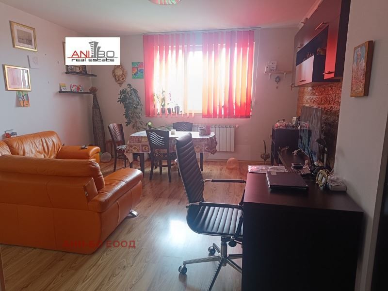 Продава се Тристаен апартамент в София, Овча купел - 127 кв.м за 1930 €/кв.м - Снимка #2