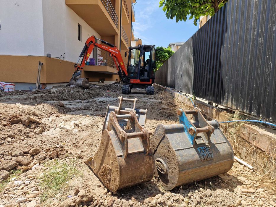 inchiriez excavator / buldoexcavator