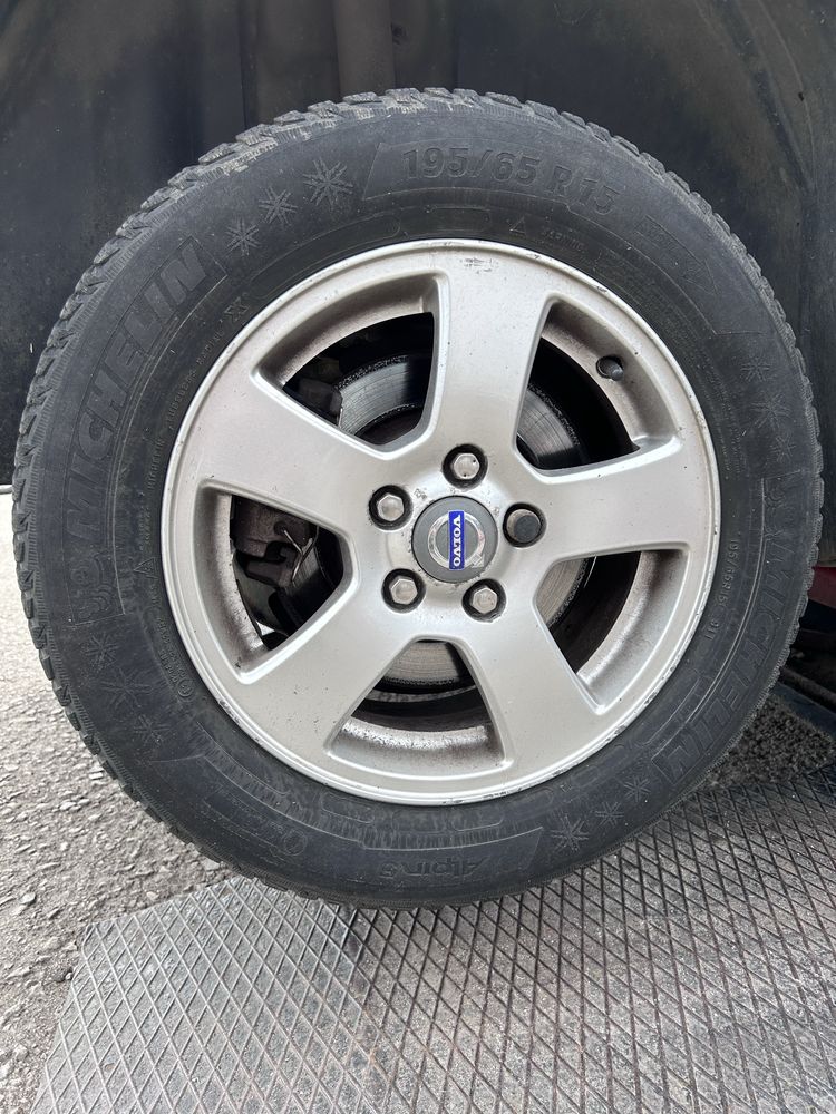 Оригинални алуминиеви лети джанти Volvo 15