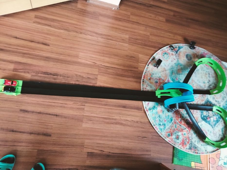 Писта Burago Go Gear с две колички Бураго и 2 колички подарък