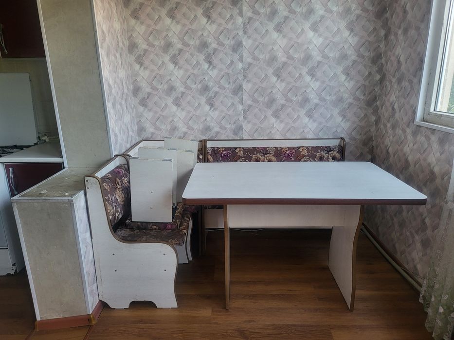 Продам Кухонный уголок