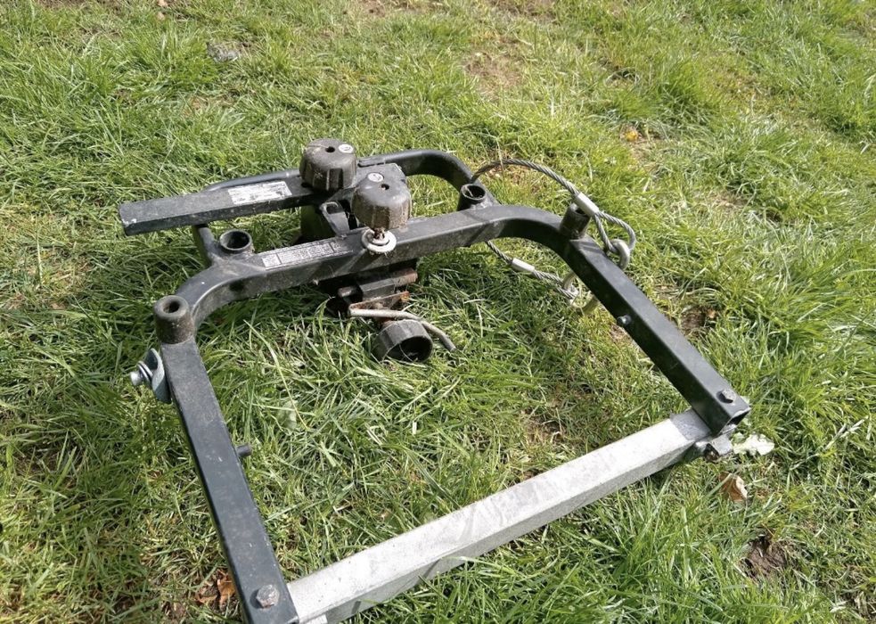 cusca transport caini wt metall montabila pe carligul de remorcare