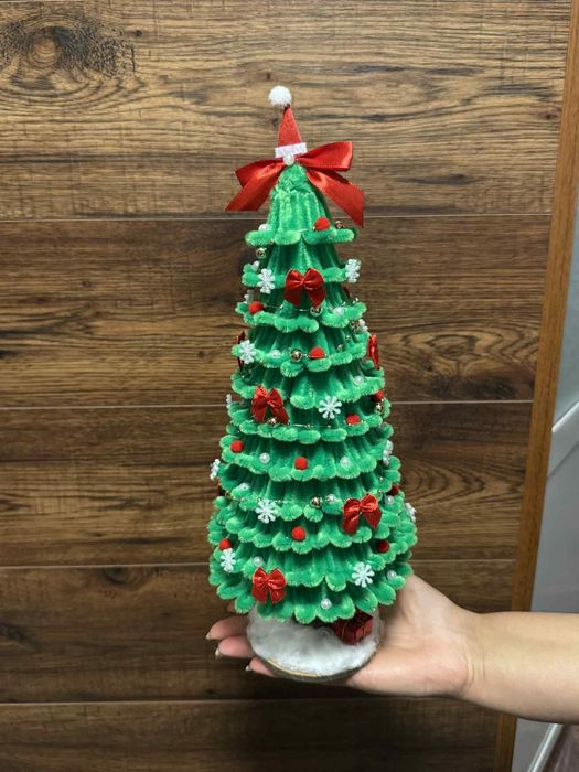 Налични Коледни елхички