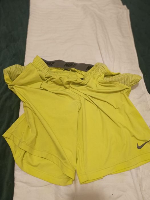 Pantaloni scurți sala Nike drytifit L