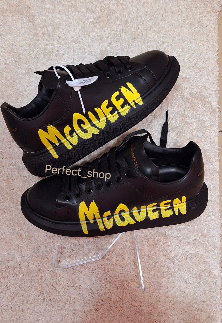 Нов модел Alexander McQueen