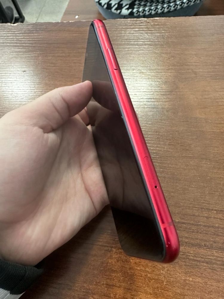 iPhone 11 128gb RED