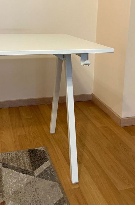 Vând birou / masă de lucru 160 × 80 cm - stare bună