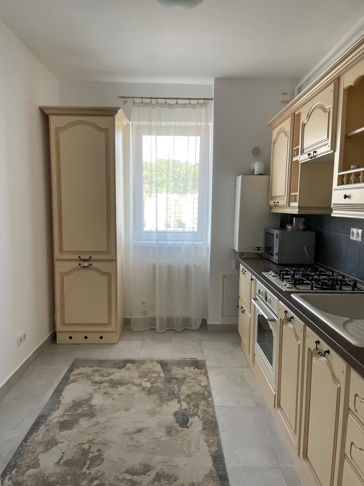 Închiriez apartament