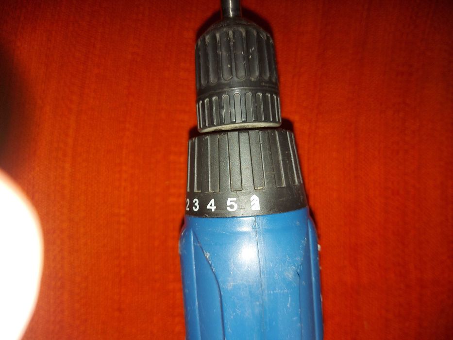 Bormasina --- Masina de gaurit si insurubat, 220 V