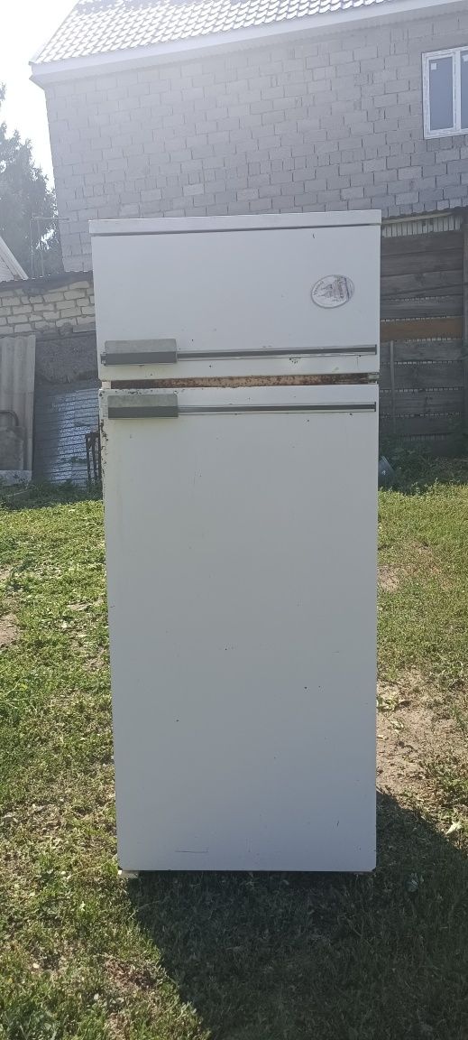 Продам холодильник б/у