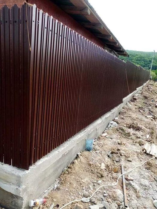 Garduri din sipca metalica porti si alte modele de garduri disponibile