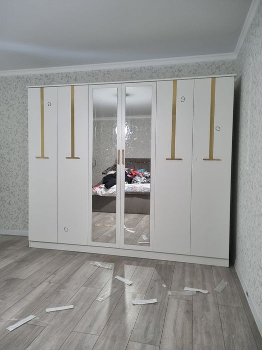 Шифанер  3двр. разное есть