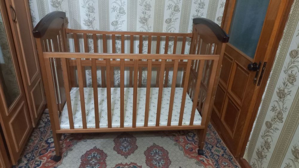 Детская кроватка