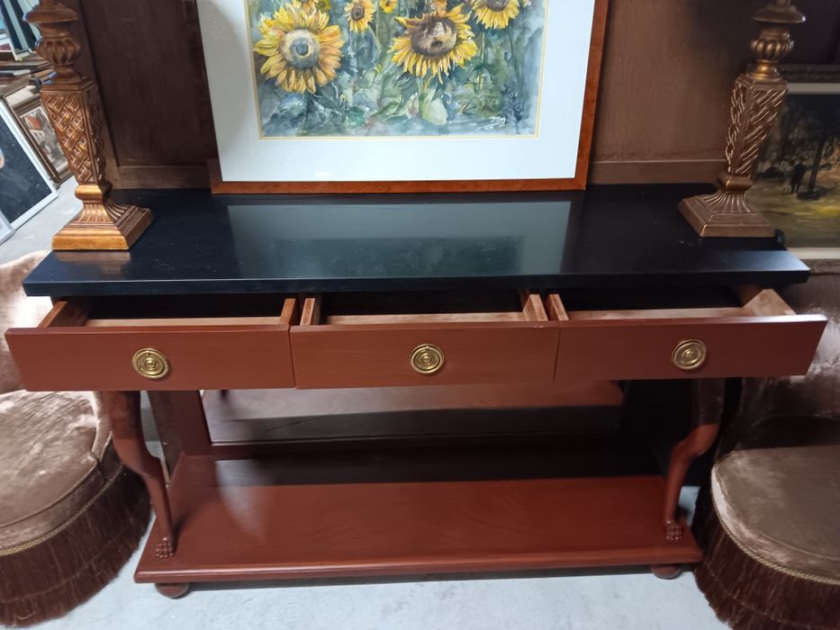 Конзолна маса - махагон и плот гранит