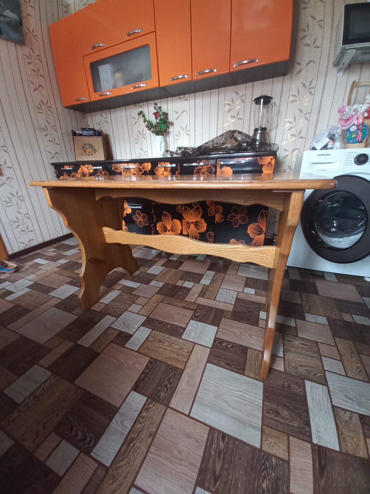 Продам стол из дерева