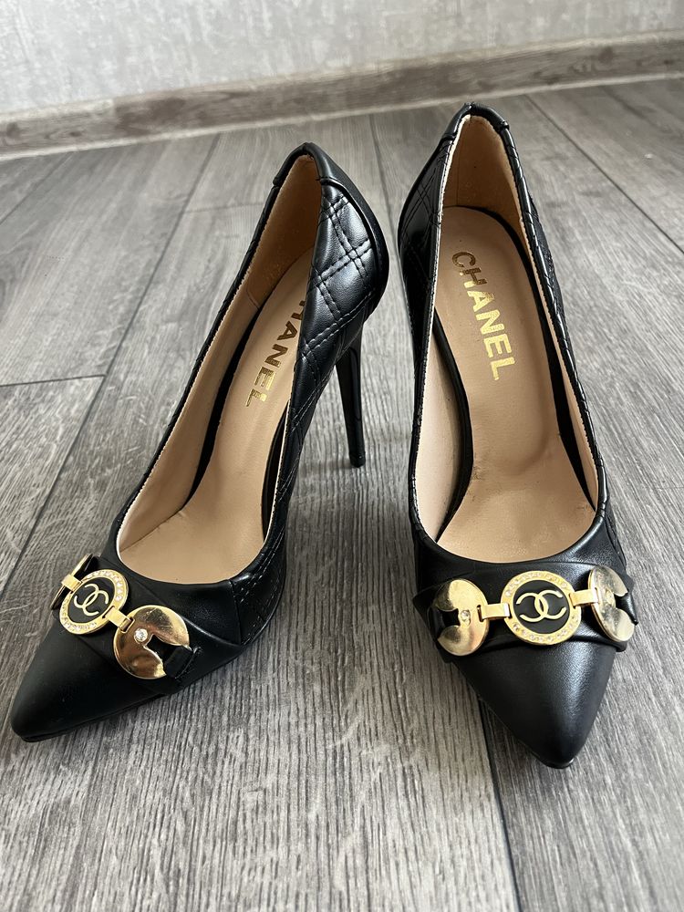 Токчета на CHANEL