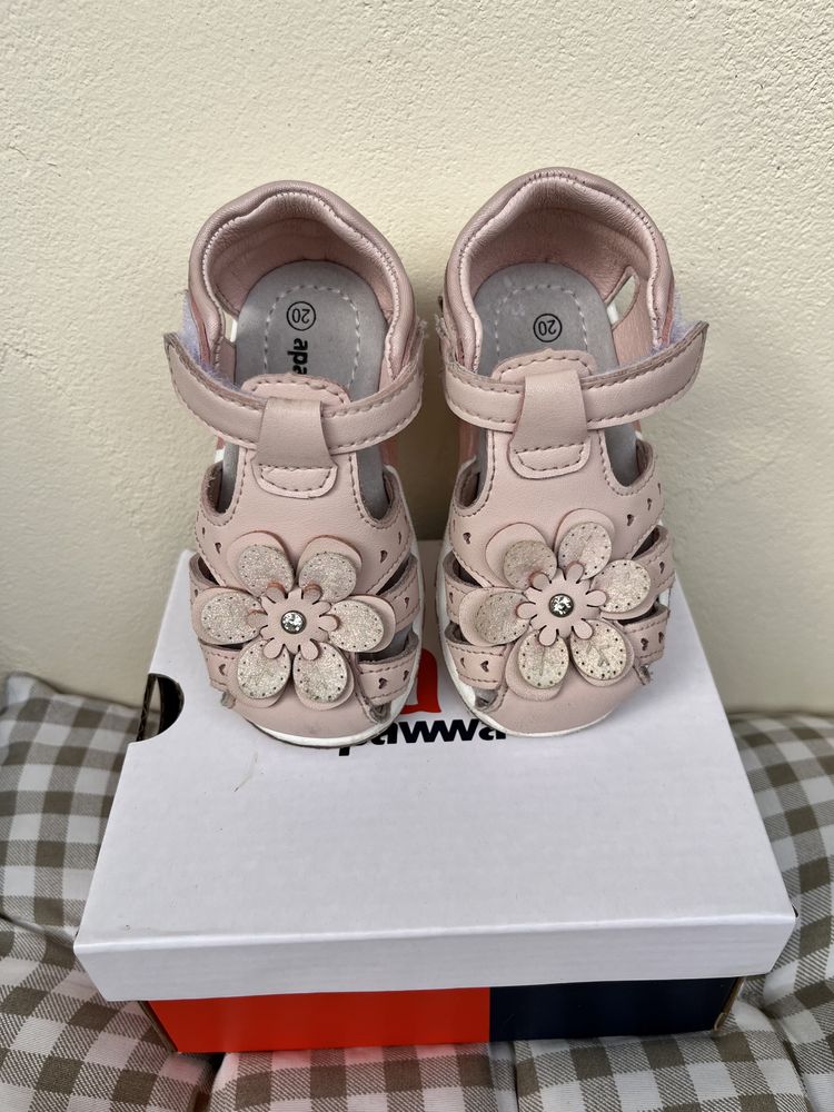 Обувки за момиче H&M, Колев и колев, LC waikiki, маратонки, сандали