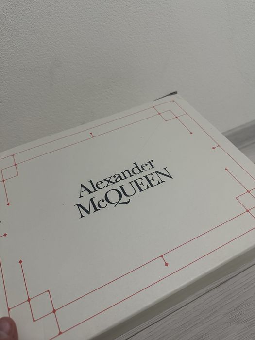 Alexander McQueen Adidasi