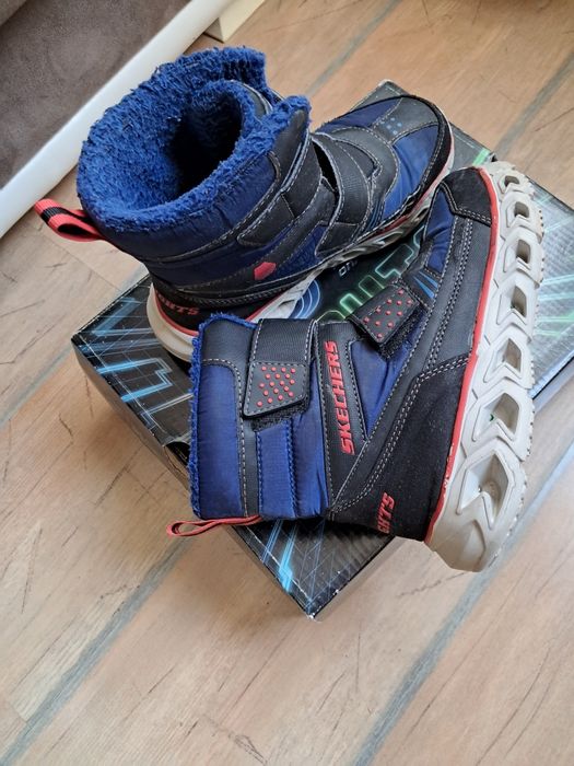 Skechers светещи и водоустойчиви ботуши 33н
