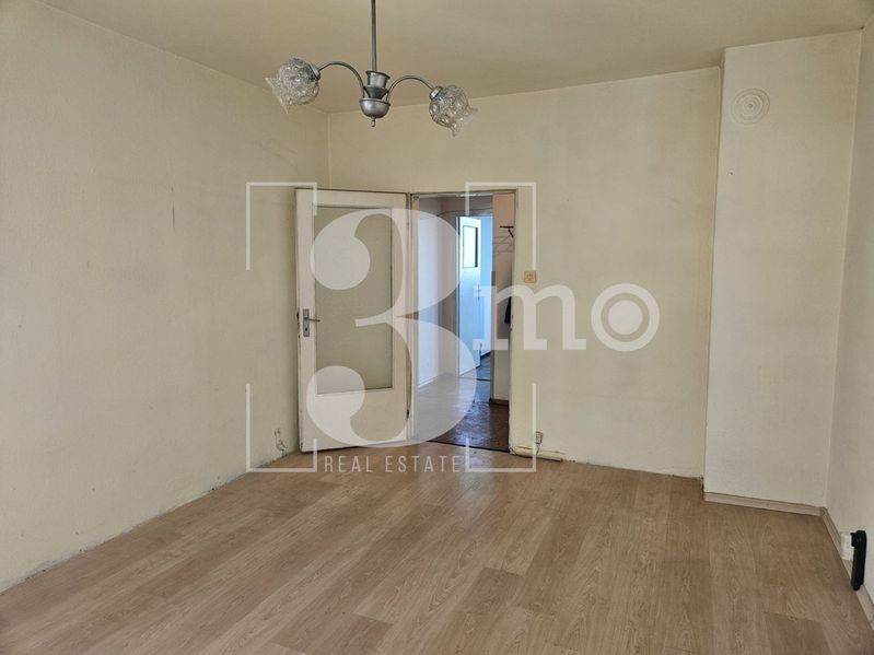 Продава се Тристаен апартамент в София, Дружба 2 - 80 кв.м за 1875 €/кв.м - Снимка #1