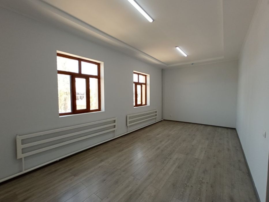 Своя Аренда помещений 300 м2. Цокольный этаж