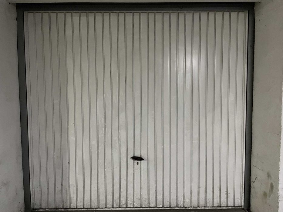 Vand GARAJ ZIDIT zona Nord