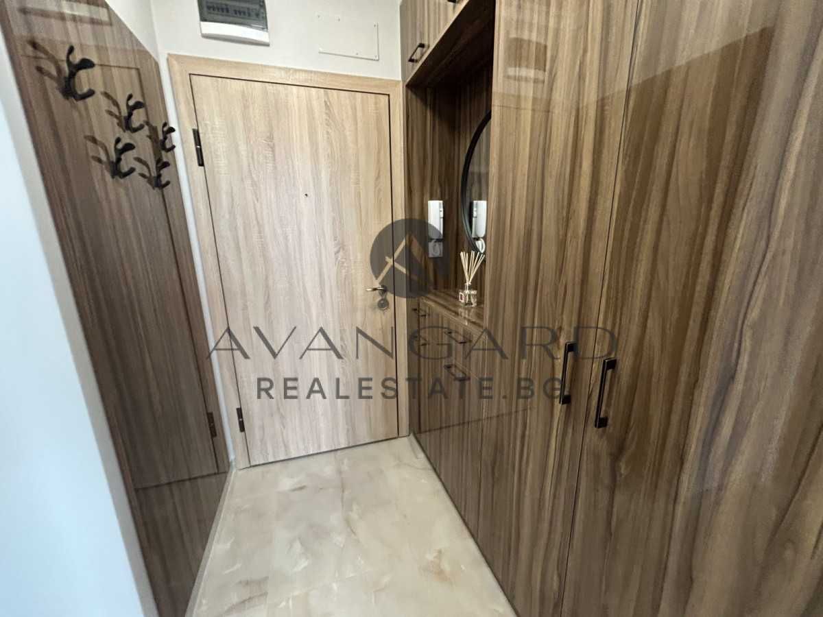 Продава се Двустаен апартамент в Пловдив, Център - 67 кв.м за 2359 €/кв.м - Снимка #9