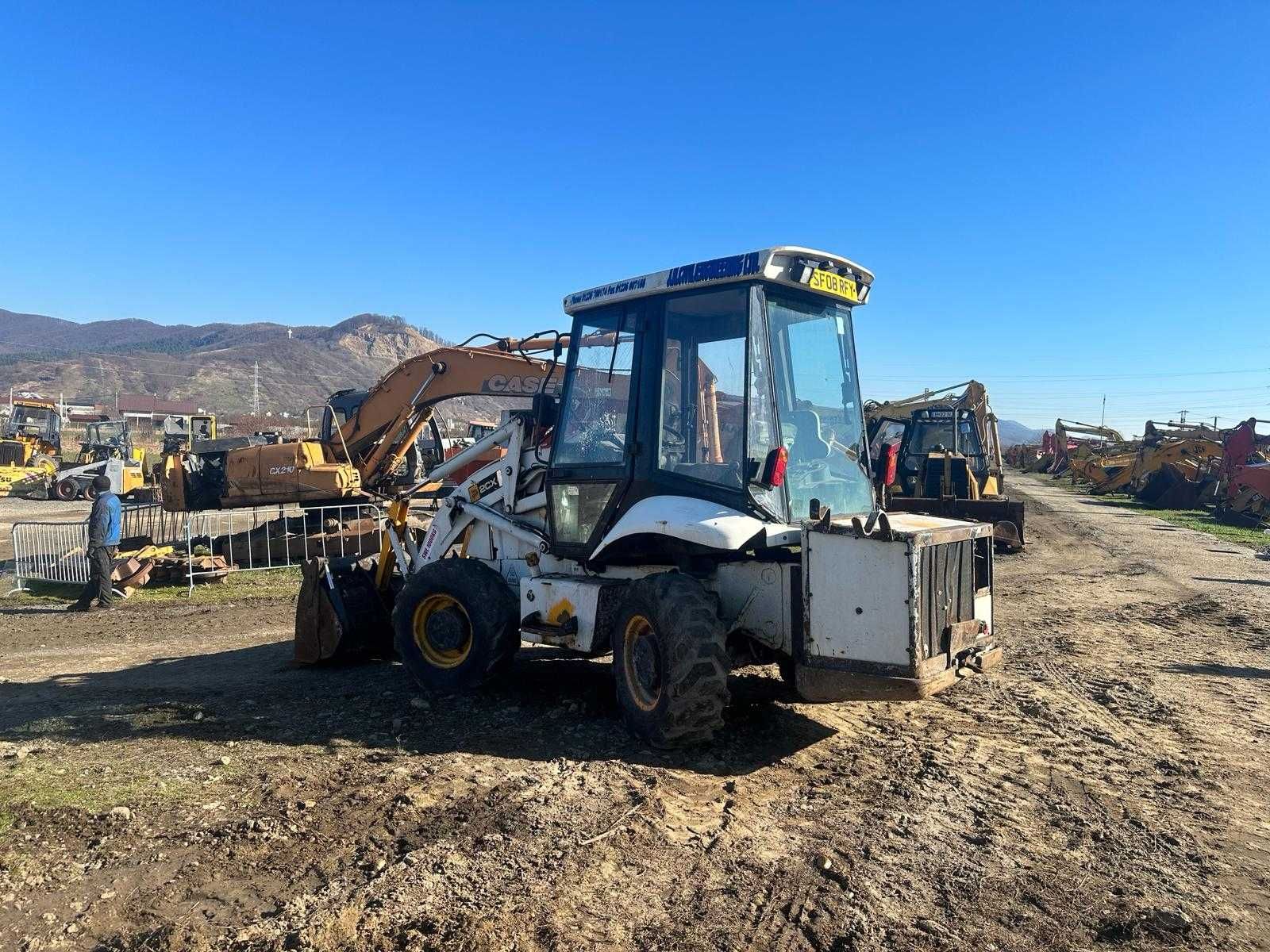 Dezmembrez buldoexcavator JCB 2CX