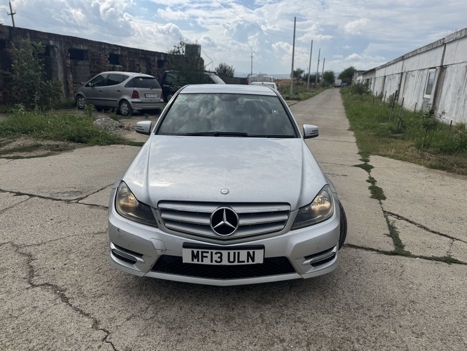 Dezmembrez Mercedes W204 C220 facelift pachet amg