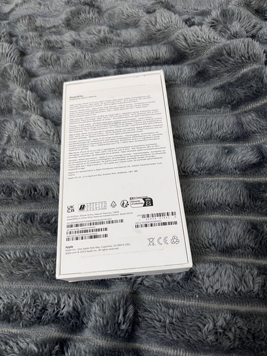 Продавам iPhone 15 Pro