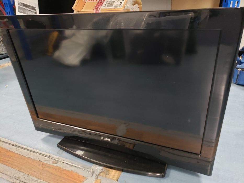 Luxor 32 инча ..