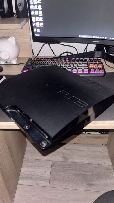 Playstation 3 със 4 игри и два джойстика!