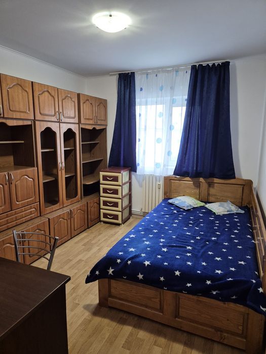 Vând apartament 3camere  in CFR