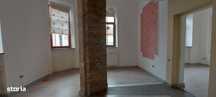 Spatiu comercial /birouri de vanzare in centru strada Paul  Chinezu