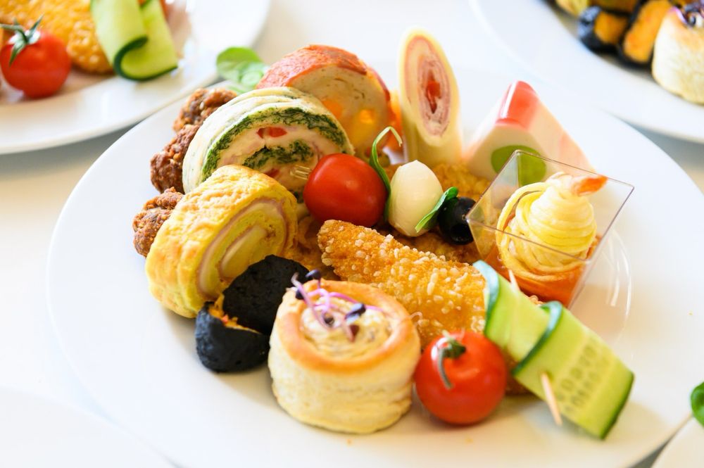Servicii catering si logistica corturi,mese,scaune pentru evenimente
