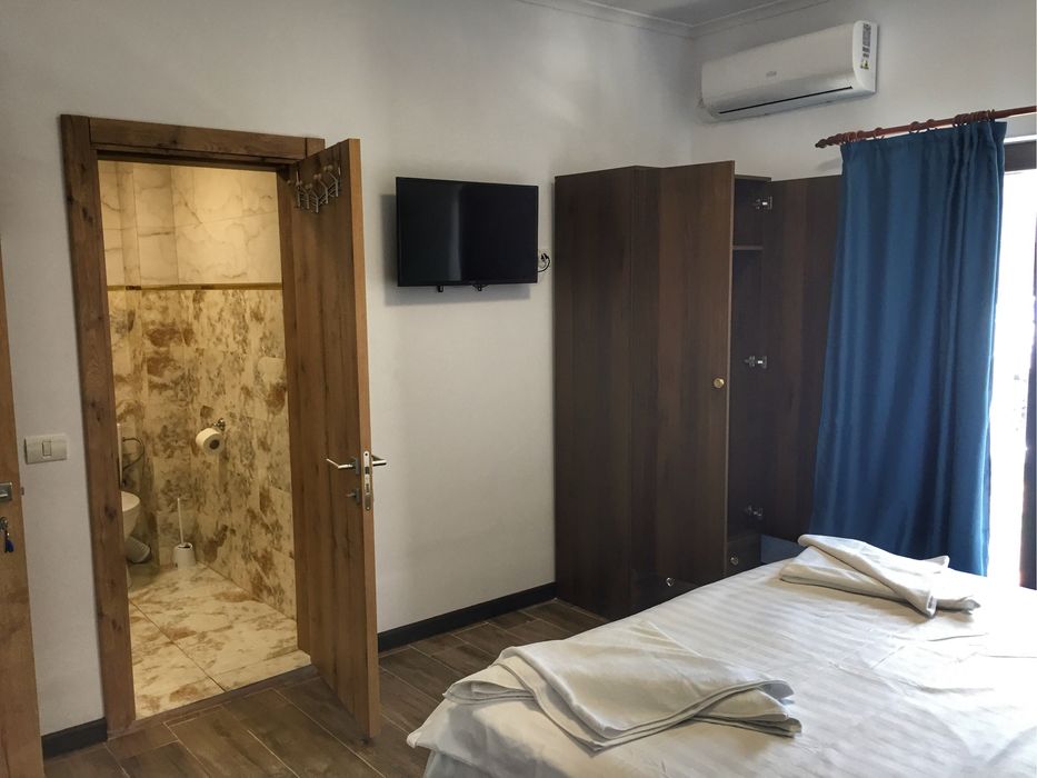 Vila de inchiriat 12 camere in 2 mai, termen lung