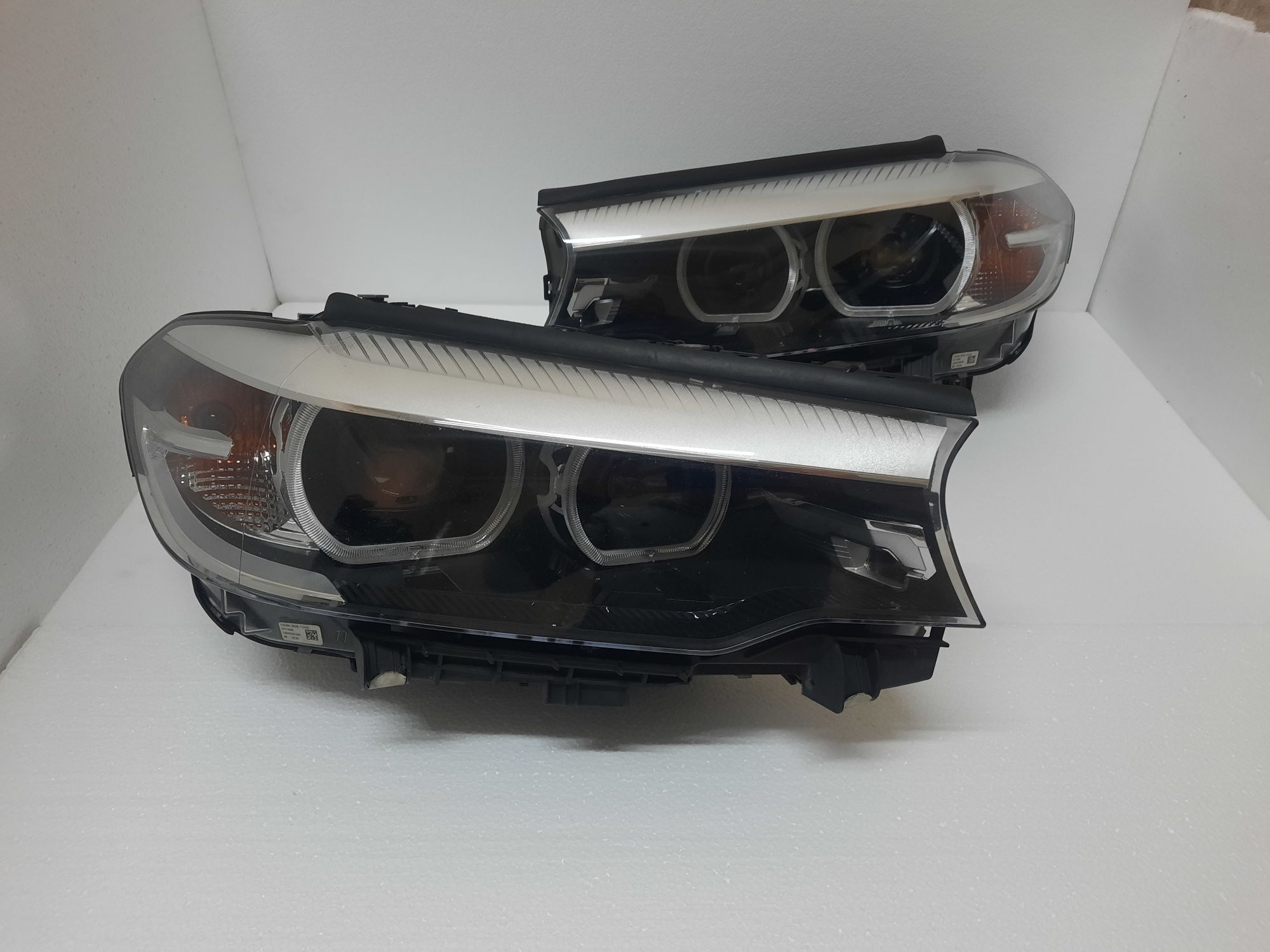 Far faruri bmw G30 G31 full led cornering seria 5 an 2017-2019