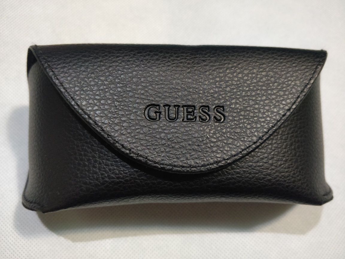 Ochelari de soare Guess