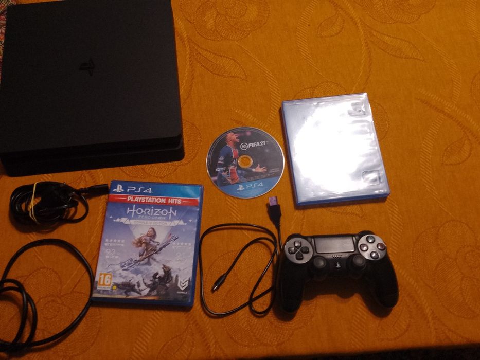 Play Station 4 stare bună.sau schimb cu nintendo