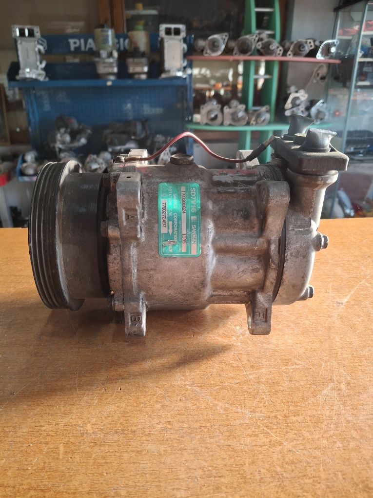 Compresor aer condiționat Renault Clio 1.4i 1991-1998