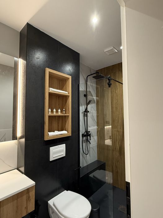 Elmax Aparthotel ofera camere in regim hotelier