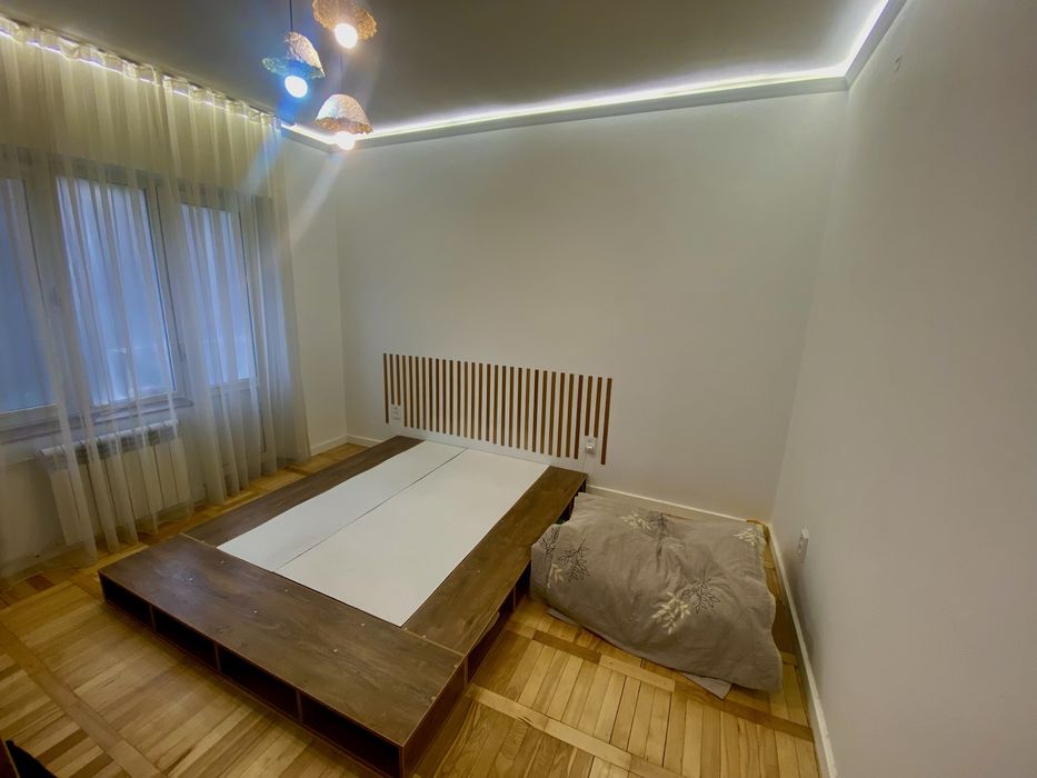 2 (переделаная) в 3 комнаты квартира