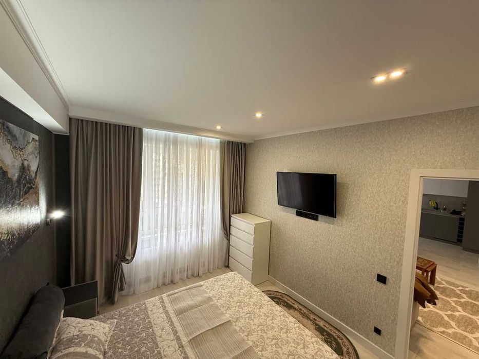 Дава се под наем Двустаен апартамент в София, Кръстова вада - 70 кв.м за 500 € - Снимка #1