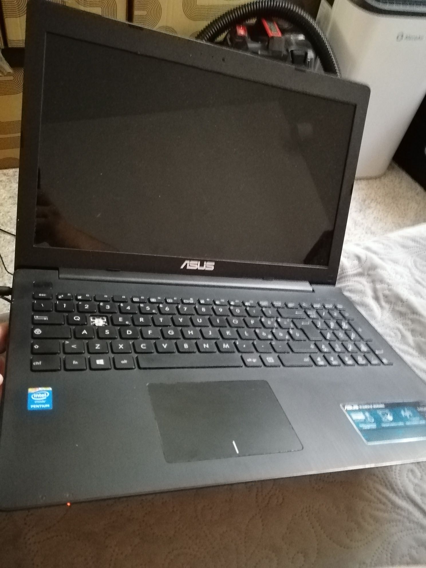 Laptop Asus notebook F553M